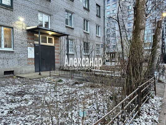 Продам двухкомнатную (2-комн.) квартиру, Железноводская ул, 46, Санкт-Петербург г