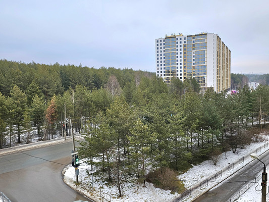 Продам трехкомнатную (3-комн.) квартиру, Докучаева ул, 32, Пермь г