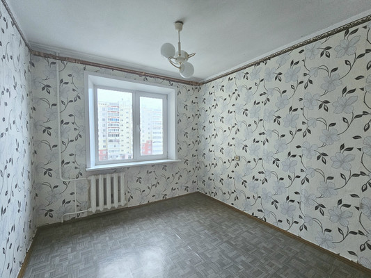 Продам трехкомнатную (3-комн.) квартиру, Докучаева ул, 32, Пермь г