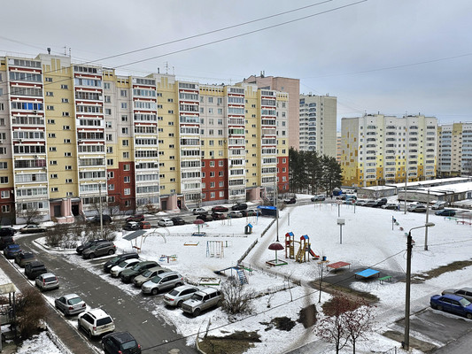 Продам трехкомнатную (3-комн.) квартиру, Докучаева ул, 32, Пермь г
