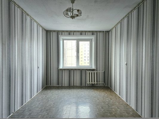 Продам трехкомнатную (3-комн.) квартиру, Докучаева ул, 32, Пермь г