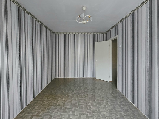 Продам трехкомнатную (3-комн.) квартиру, Докучаева ул, 32, Пермь г