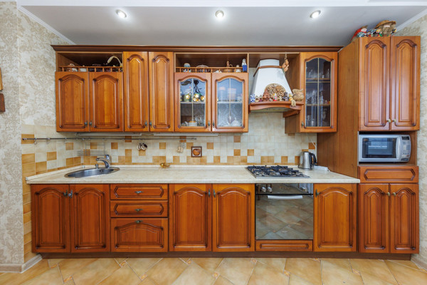 Продам трехкомнатную (3-комн.) квартиру, Романа Брянского ул, 1, Брянск г