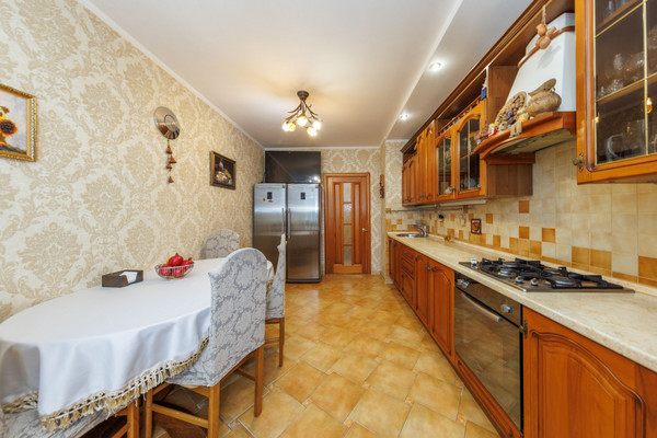Продам трехкомнатную (3-комн.) квартиру, Романа Брянского ул, 1, Брянск г