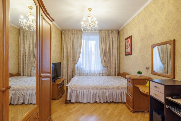 Продам трехкомнатную (3-комн.) квартиру, Романа Брянского ул, 1, Брянск г