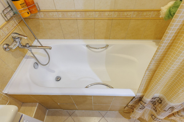 Продам трехкомнатную (3-комн.) квартиру, Романа Брянского ул, 1, Брянск г