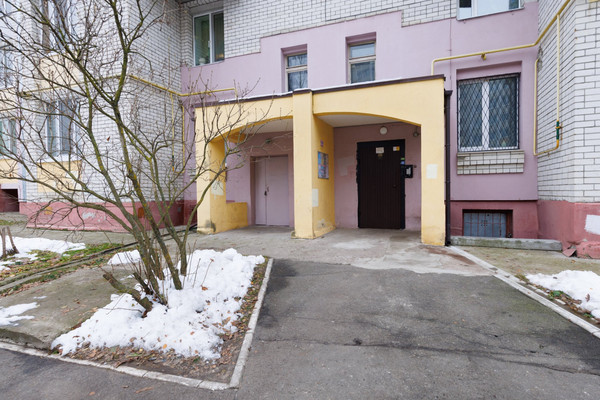 Продам трехкомнатную (3-комн.) квартиру, Романа Брянского ул, 1, Брянск г