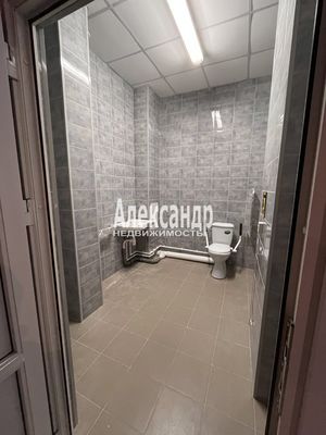 Сдам торговое помещение 143,6 м2, Коломяжский пр-кт, 13к2, Санкт-Петербург г