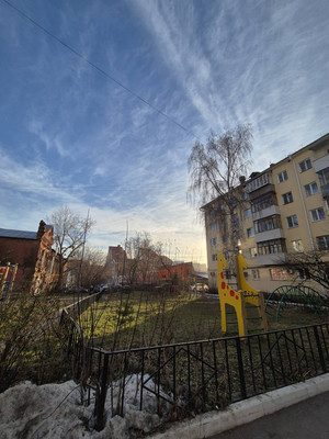 Продам двухкомнатную (2-комн.) квартиру, Монастырская ул, 53б, Пермь г