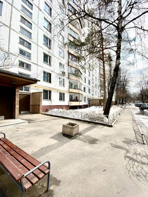 Продам трехкомнатную (3-комн.) квартиру, Кировоградская ул, 16к1, Москва г