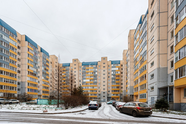 Продам трехкомнатную (3-комн.) квартиру, Садовая ул, 2Ак3, Металлострой п