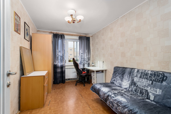 Продам трехкомнатную (3-комн.) квартиру, Садовая ул, 2Ак3, Металлострой п