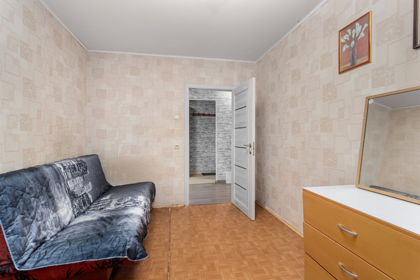 Продам трехкомнатную (3-комн.) квартиру, Садовая ул, 2Ак3, Металлострой п