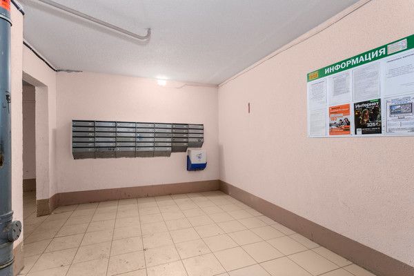 Продам трехкомнатную (3-комн.) квартиру, Садовая ул, 2Ак3, Металлострой п