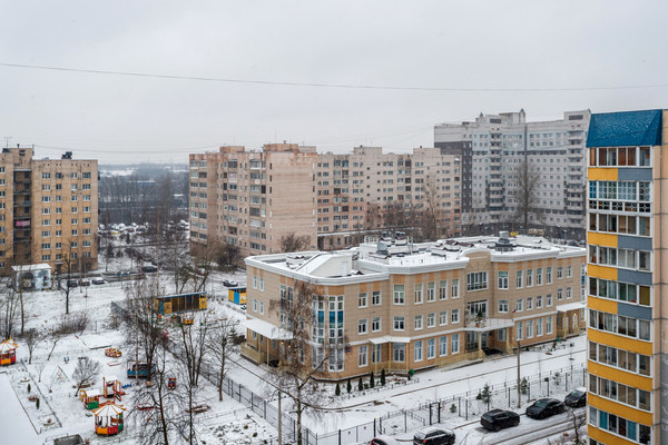 Продам трехкомнатную (3-комн.) квартиру, Садовая ул, 2Ак3, Металлострой п