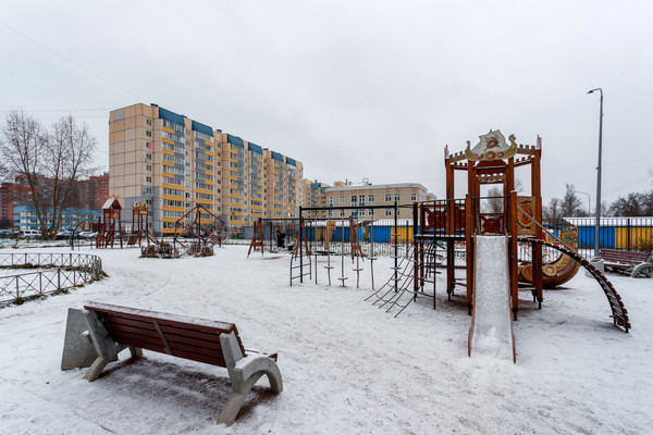 Продам трехкомнатную (3-комн.) квартиру, Садовая ул, 2Ак3, Металлострой п