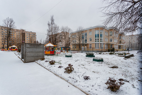 Продам трехкомнатную (3-комн.) квартиру, Садовая ул, 2Ак3, Металлострой п