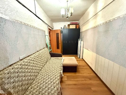 Продам трехкомнатную (3-комн.) квартиру, Заречная ул, 3, Киров г