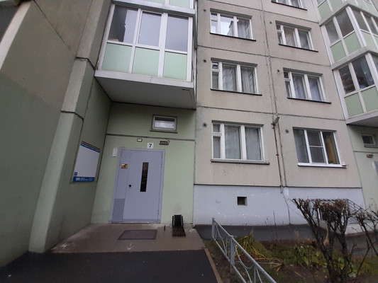 Сдам однокомнатную (1-комн.) квартиру, Бадаева ул, 8к1, Санкт-Петербург г