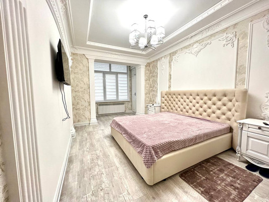 Продам двухкомнатную (2-комн.) квартиру, Согаева ул, 17, Эльбрус с
