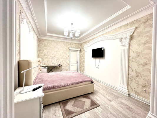 Продам двухкомнатную (2-комн.) квартиру, Согаева ул, 17, Эльбрус с