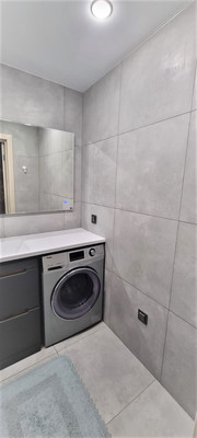 Продам трехкомнатную (3-комн.) квартиру, Медведева ул, 17, Брянск г