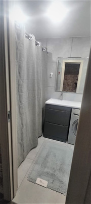 Продам трехкомнатную (3-комн.) квартиру, Медведева ул, 17, Брянск г