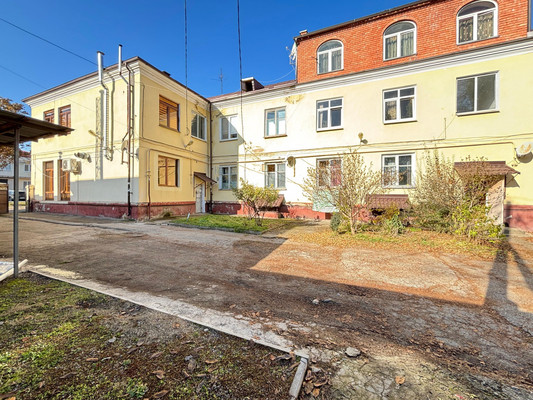 Продам многокомнатную квартиру, Ногмова ул, 82, Нальчик г