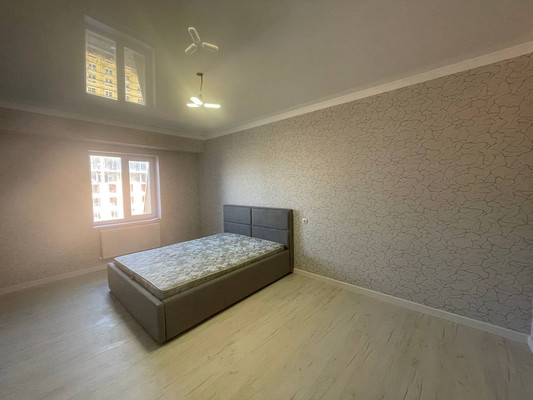 Продам многокомнатную квартиру, Байсултанова ул, 35ка, Нальчик г