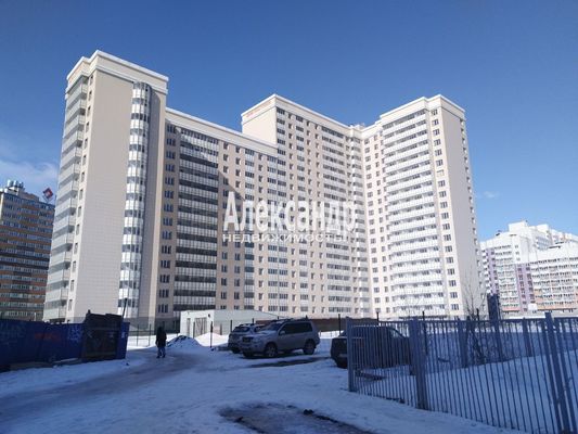 Продам однокомнатную (1-комн.) квартиру, Петровский б-р, 5, Мурино п