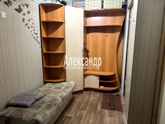 Продам комнату в 2-комн. квартире, Молодежная ул, 21, Сосновый Бор с