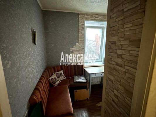 Продам комнату в 2-комн. квартире, Молодежная ул, 21, Сосновый Бор с