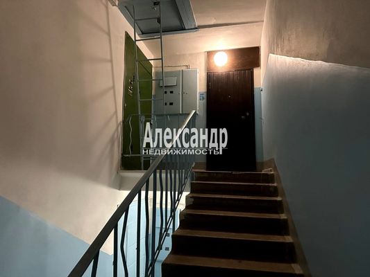 Продам комнату в 2-комн. квартире, Молодежная ул, 21, Сосновый Бор с
