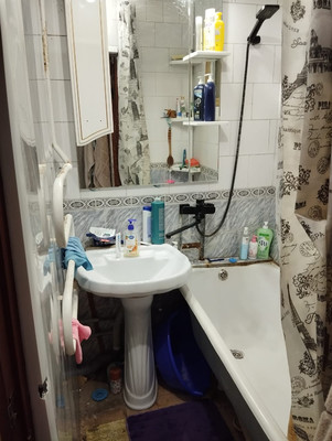 Продам трехкомнатную (3-комн.) квартиру, Пионерская ул, 179, Волгодонск г