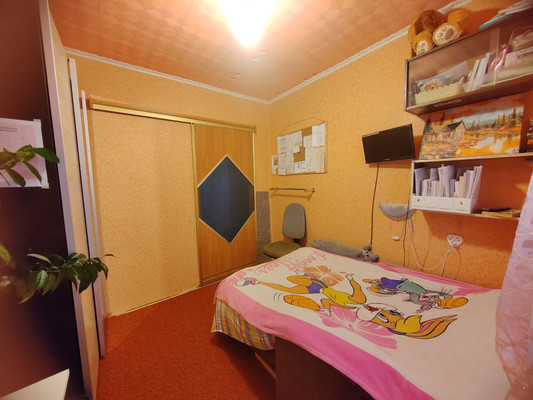 Продам многокомнатную квартиру, Ленинградский пр-кт, 32, Нижний Тагил г