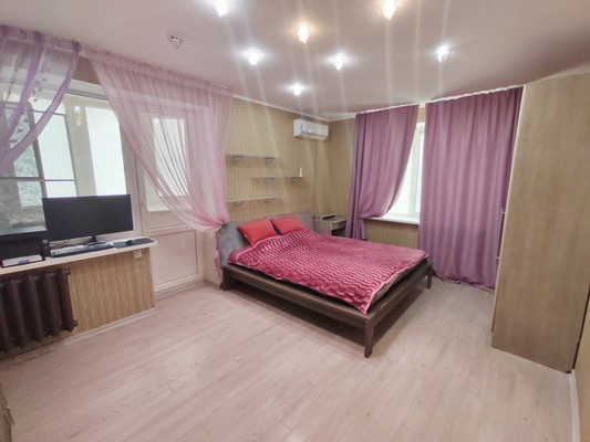 Продам трехкомнатную (3-комн.) квартиру, Еременко ул, 60/11, Ростов-на-Дону г