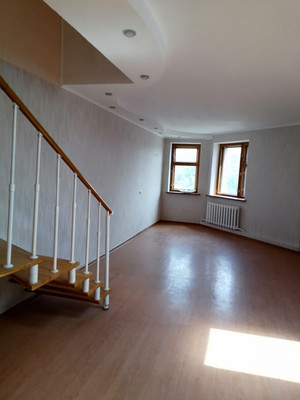 Продам трехкомнатную (3-комн.) квартиру, Гагарина ул, 7И, Волгодонск г