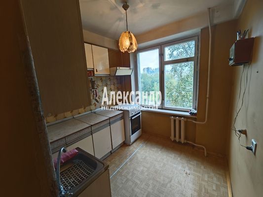 Продам трехкомнатную (3-комн.) квартиру, Солидарности пр-кт, 13к2, Санкт-Петербург г