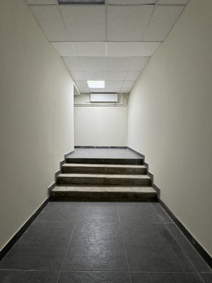 Продам трехкомнатную (3-комн.) квартиру, Социалистическая ул, 15, Киров г