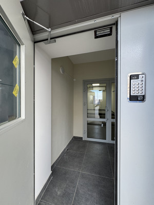 Продам трехкомнатную (3-комн.) квартиру, Социалистическая ул, 15, Киров г