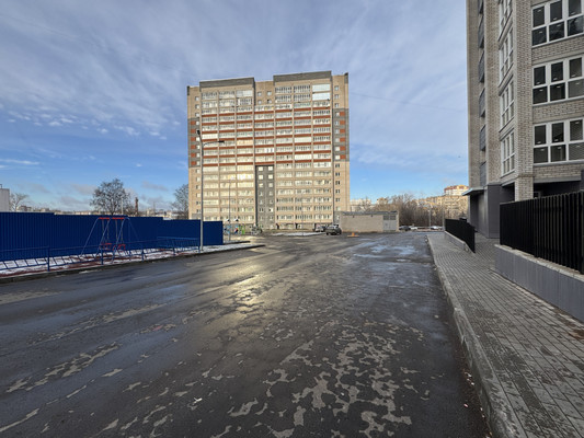 Продам трехкомнатную (3-комн.) квартиру, Социалистическая ул, 15, Киров г