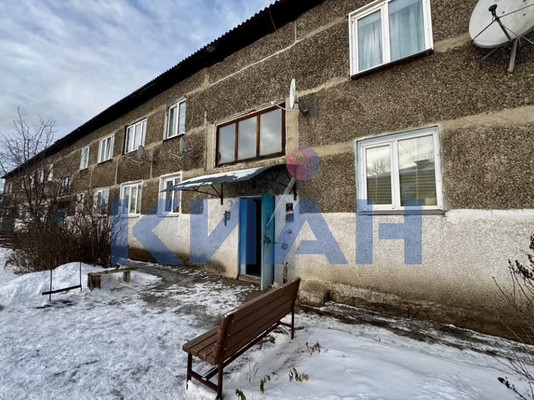 Продам трехкомнатную (3-комн.) квартиру, Юбилейная ул, 2, Уяр г