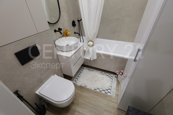 Продам однокомнатную (1-комн.) квартиру, Еловая аллея ул, 5А 2, Калининград г