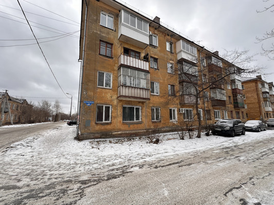 Продам трехкомнатную (3-комн.) квартиру, Гвардейская ул, 67, Нижний Тагил г