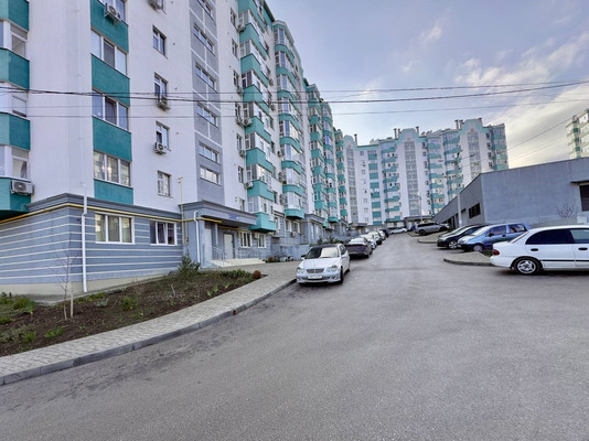 Продам двухкомнатную (2-комн.) квартиру, 60 лет СССР ул, 27, Алушта г