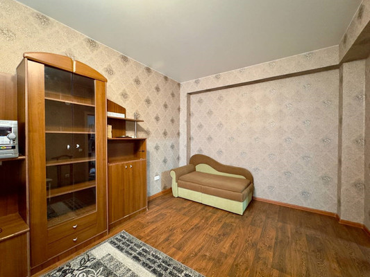 Продам двухкомнатную (2-комн.) квартиру, 60 лет СССР ул, 27, Алушта г