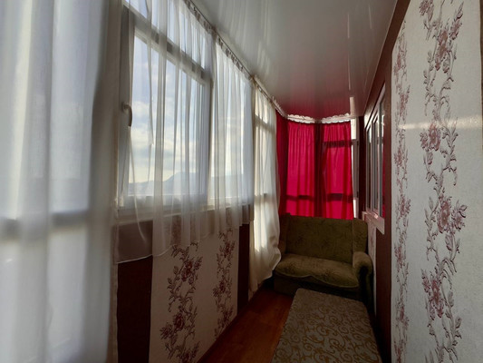 Продам двухкомнатную (2-комн.) квартиру, 60 лет СССР ул, 27, Алушта г