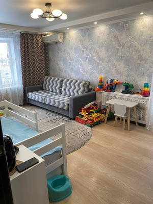 Продам двухкомнатную (2-комн.) квартиру, Гражданская ул, 14, Челябинск г
