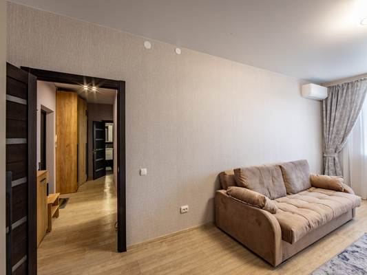 Сдам двухкомнатную (2-комн.) квартиру, Батурина ул, 131, Симферополь г