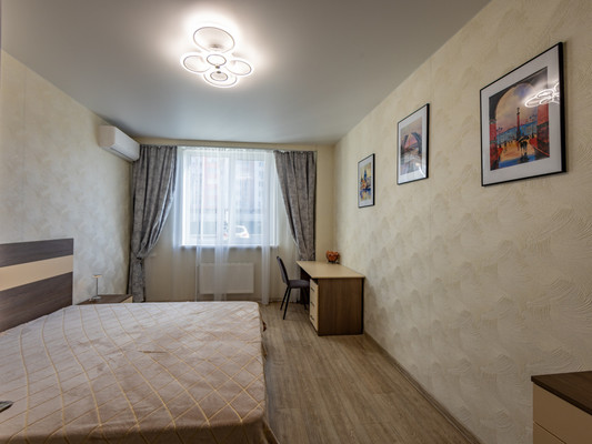 Сдам двухкомнатную (2-комн.) квартиру, Батурина ул, 131, Симферополь г